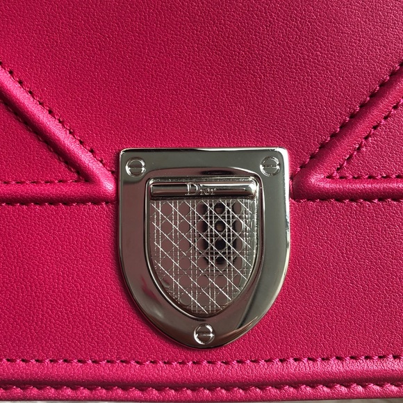 DIOR New Diorama Calfskin Wallet on Chain Fuchsia - Picture 3 of 8